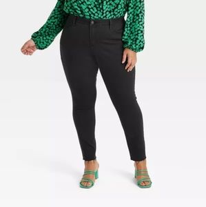 Women's Plus Size Mid-Rise Skinny Ankle Jeans - Ava &Vivi Black 18W